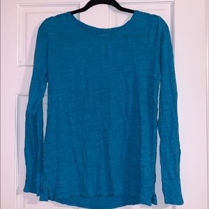 Women’s Gap relaxed long sleeve t-shirt!